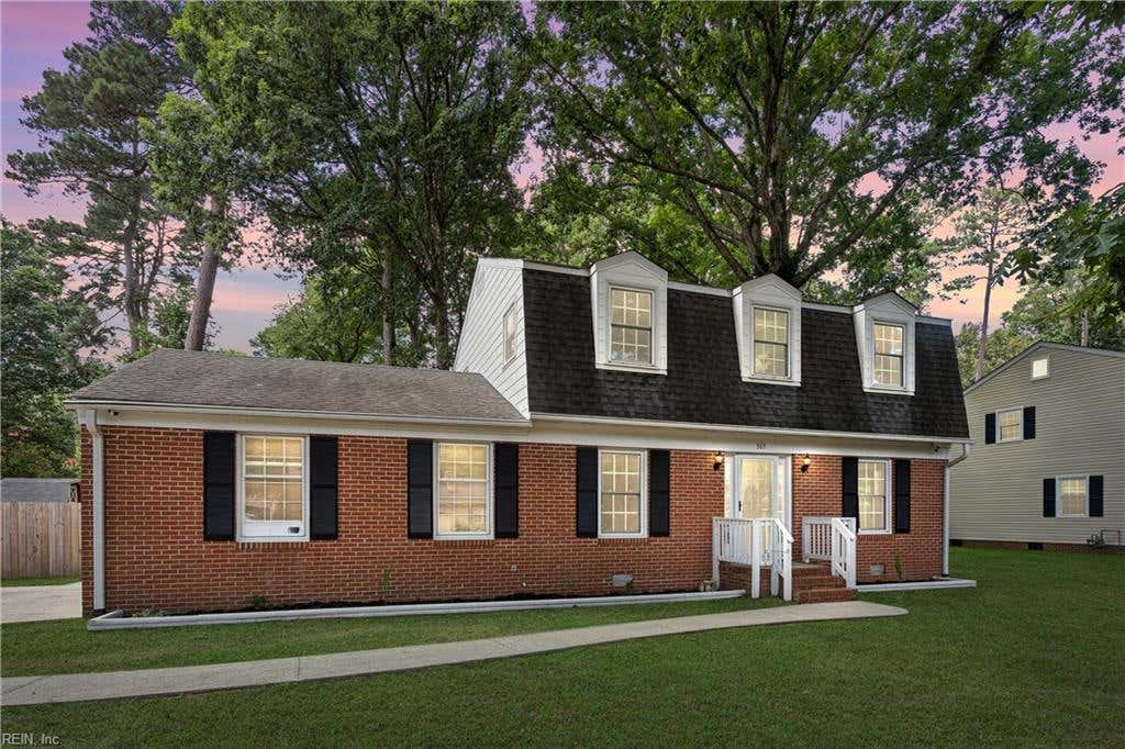 Photo of 305 W Woodland Drive, Yorktown, VA 23692 (MLS # 10643884)