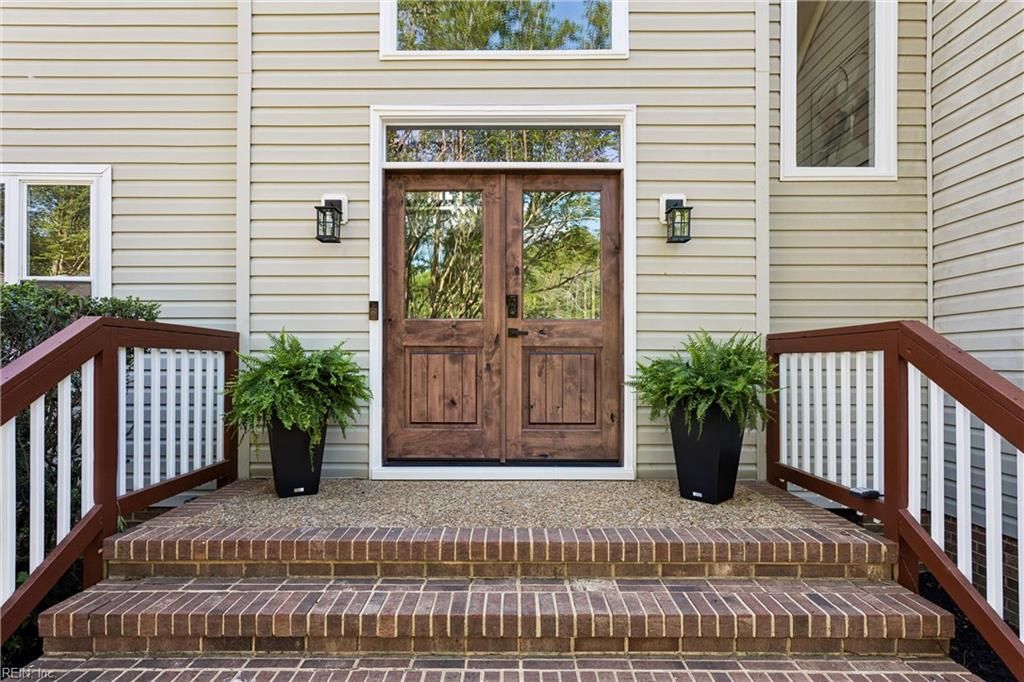 Photo of 318 Dunnavant Lane, Newport News, VA 23606 (MLS # 10631594)