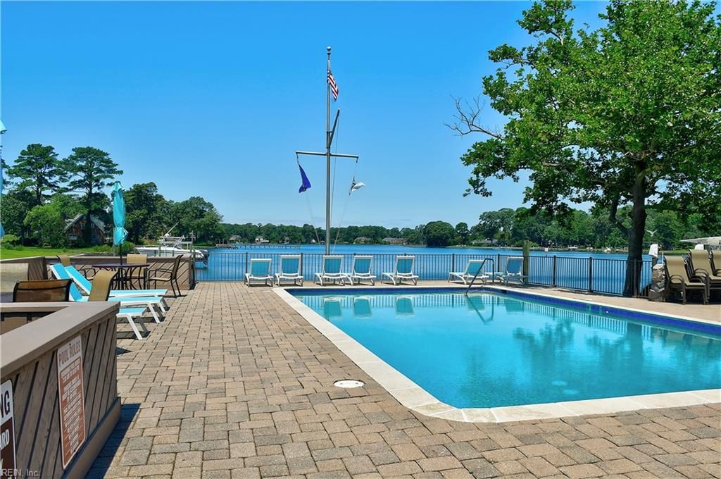 Photo of 700 Oriole Drive #514, Virginia Beach, VA 23451 (MLS # 10615385)