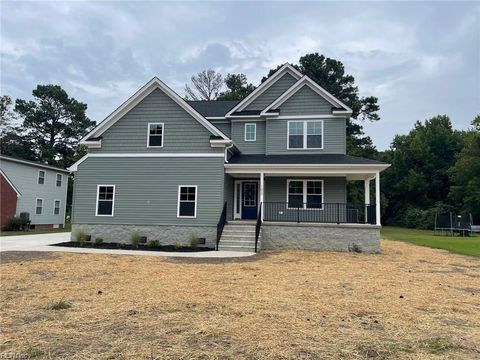 Photo of 16 Madison Lane S, Newport News, VA 23606 (MLS # 10631095)