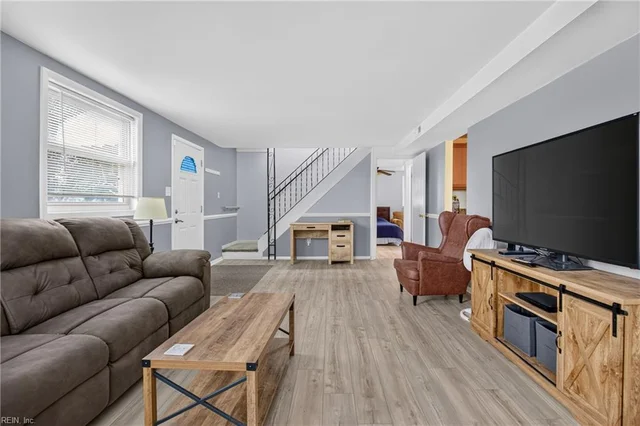 2021 Seward Drive, photo 5 of 30