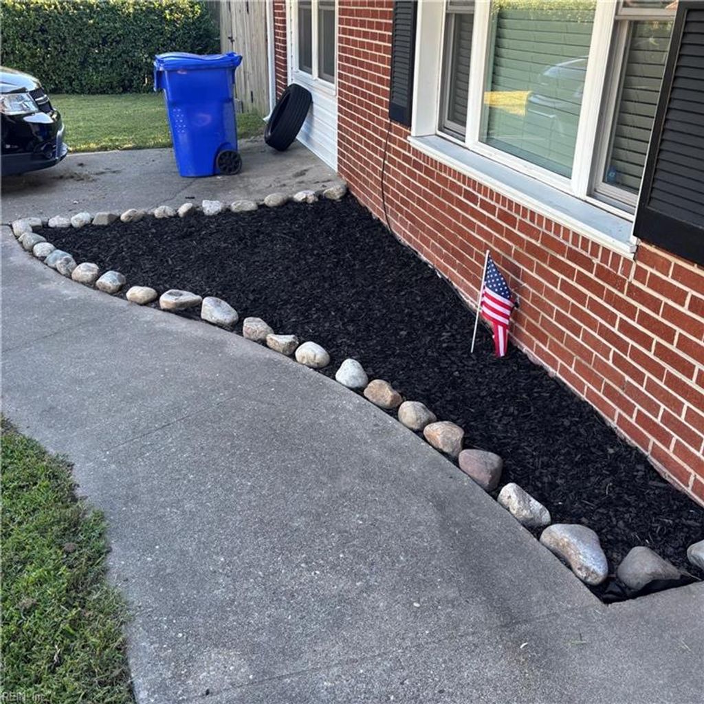 Photo of 9 Lilac Court, Newport News, VA 23601 (MLS # 10613394)