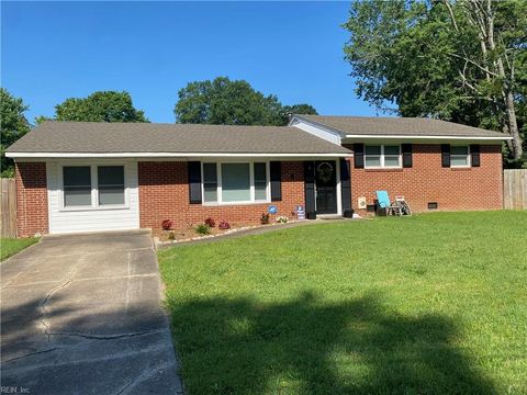 Photo of 9 Lilac Court, Newport News, VA 23601 (MLS # 10613394)