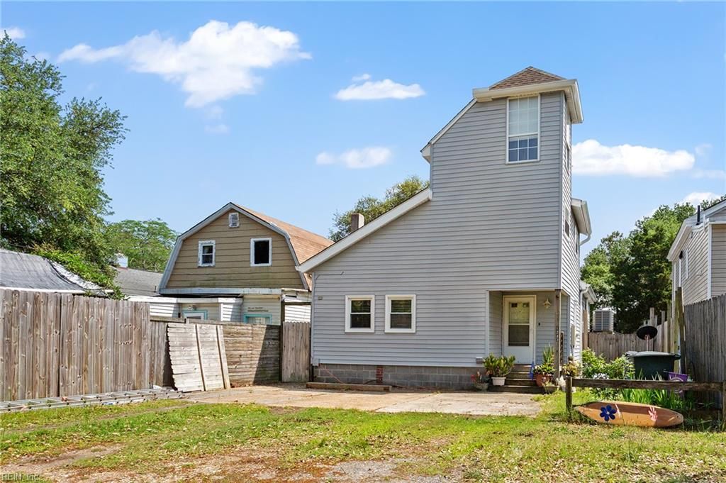 Photo of 1233 Little Bay Avenue, Norfolk, VA 23503 (MLS # 10628619)