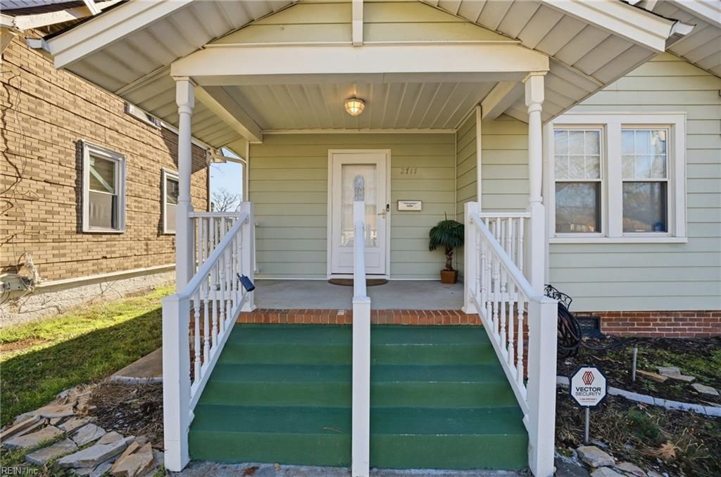 Photo of 2717 Victoria Avenue, Norfolk, VA 23504 (MLS # 10615624)