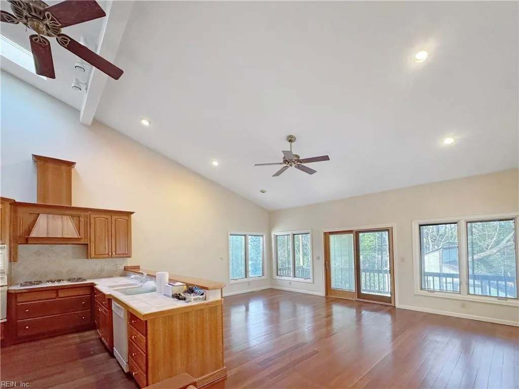 Newport News, Virginia 23606, United States, 5 Bedrooms Bedrooms, ,4 BathroomsBathrooms,Residential,Active,22106