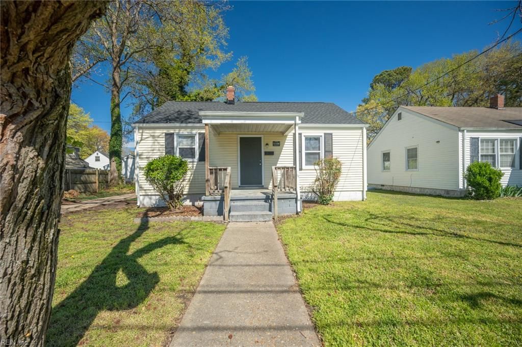 Photo of 5108 Elmhurst Avenue, Norfolk, VA 23513 (MLS # 10627746)