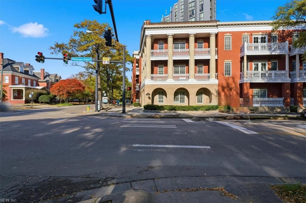 Photo of 450 W Princess Anne Road Rd #204, Norfolk, VA 23517 (MLS # 10609363)