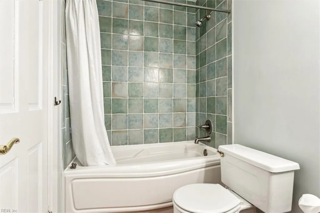 Norfolk, Virginia 23507, United States, 5 Bedrooms Bedrooms, ,3 BathroomsBathrooms,Residential,Active,12057