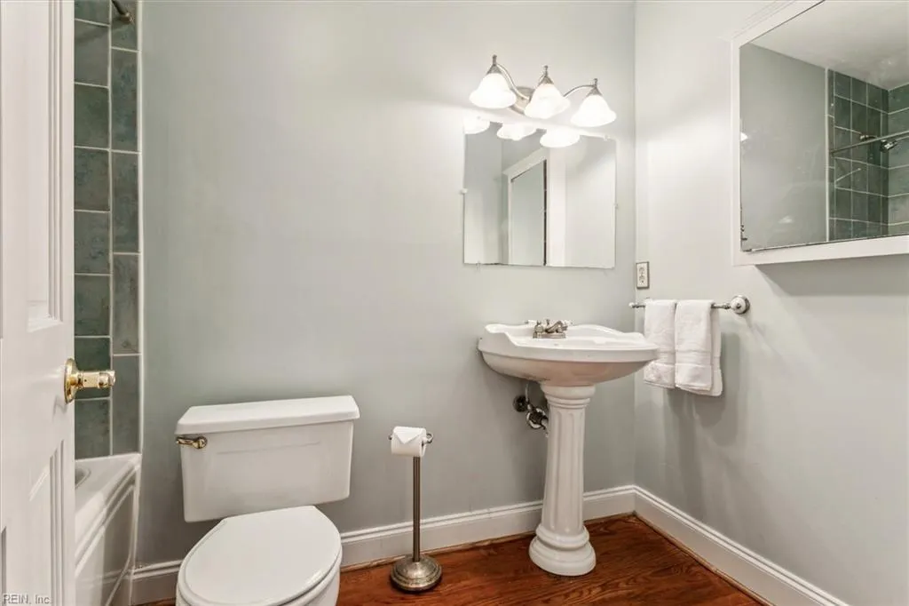 Norfolk, Virginia 23507, United States, 5 Bedrooms Bedrooms, ,3 BathroomsBathrooms,Residential,Active,12057