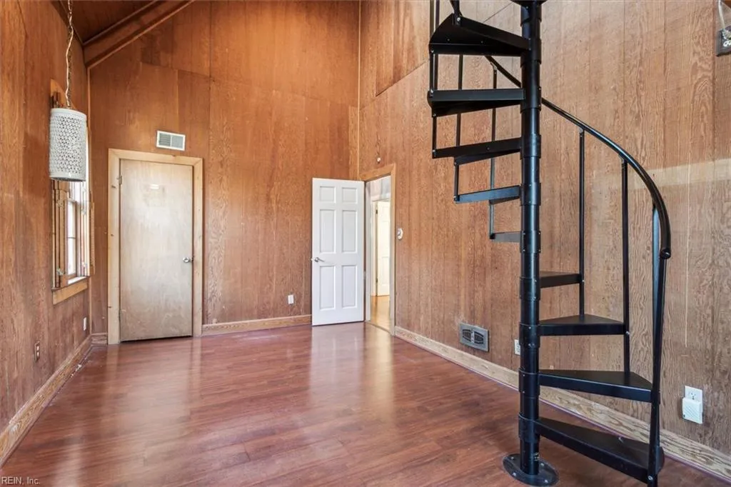 Norfolk, Virginia 23507, United States, 5 Bedrooms Bedrooms, ,3 BathroomsBathrooms,Residential,Active,12057