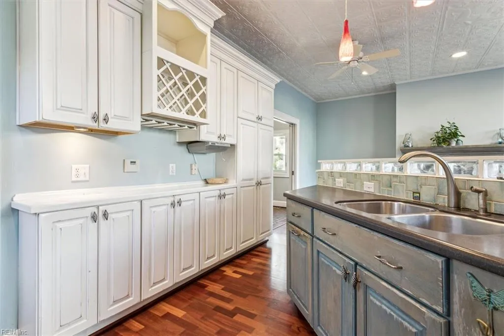 Norfolk, Virginia 23507, United States, 5 Bedrooms Bedrooms, ,3 BathroomsBathrooms,Residential,Active,12057