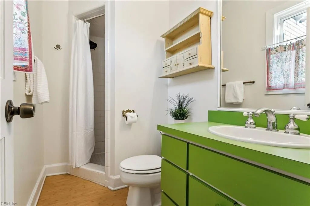 Norfolk, Virginia 23507, United States, 5 Bedrooms Bedrooms, ,3 BathroomsBathrooms,Residential,Active,12057