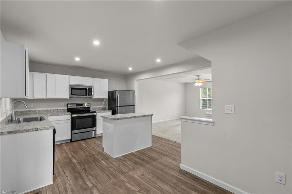 1102 Lakeview CV