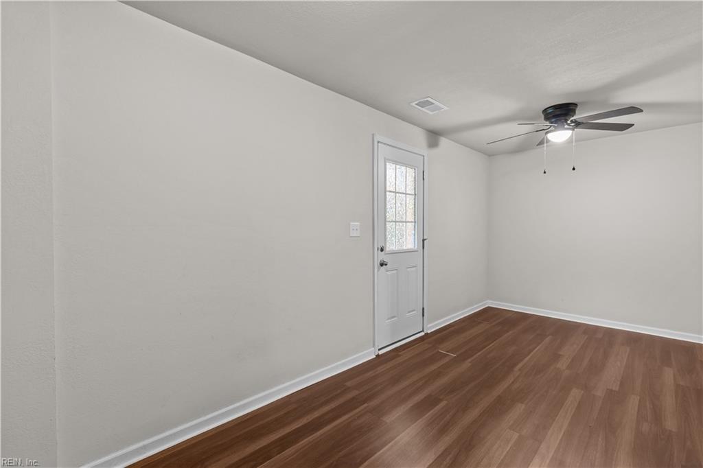 1102 Lakeview CV
