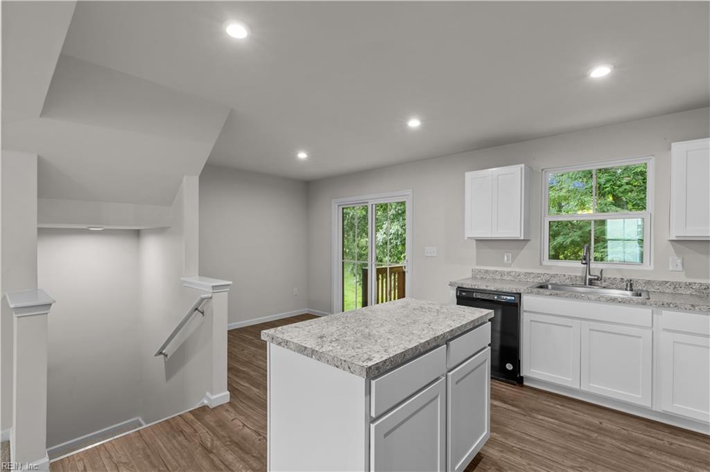 1102 Lakeview CV