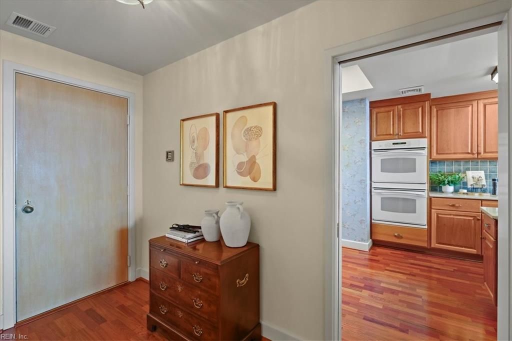 Photo of 215 Brooke Avenue Ave #1004, Norfolk, VA 23510 (MLS # 10603958)