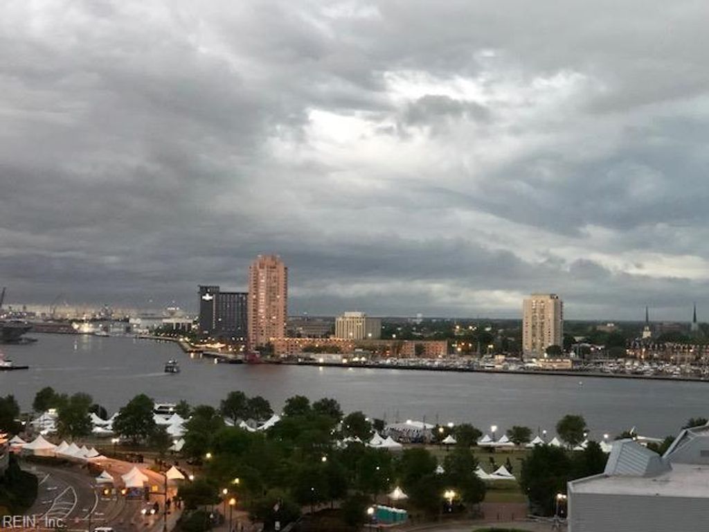 Photo of 215 Brooke Avenue Ave #1004, Norfolk, VA 23510 (MLS # 10603958)