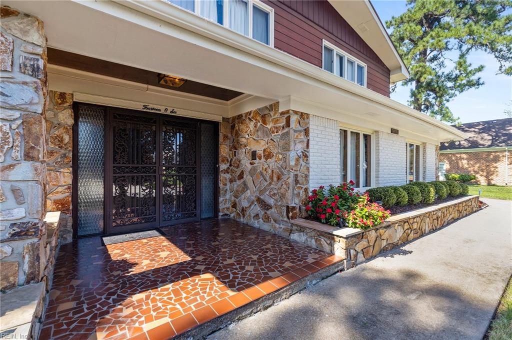 1406 Carson CRES W
