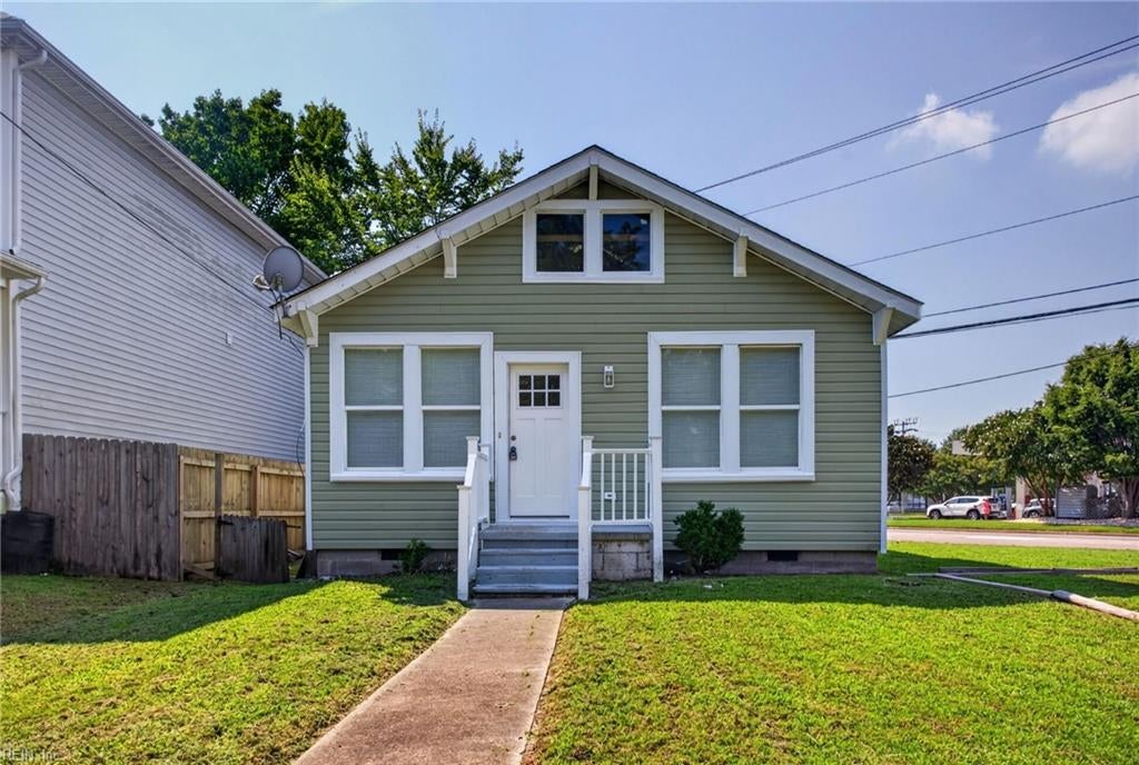Photo of 605 Lucas Avenue, Norfolk, VA 23502 (MLS # 10652242)