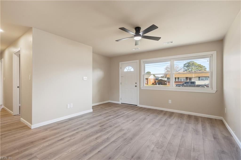 Photo of 803 New Bern Avenue, Hampton, VA 23669 (MLS # 10612933)