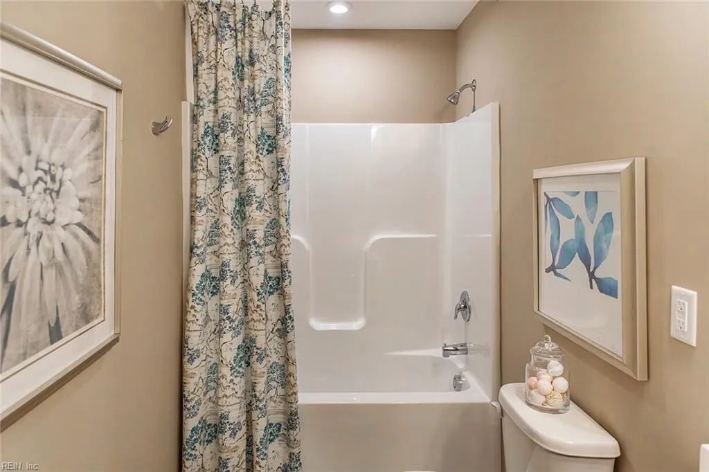 Suffolk, Virginia 23434, United States, 3 Bedrooms Bedrooms, ,3 BathroomsBathrooms,Residential,Active,181115