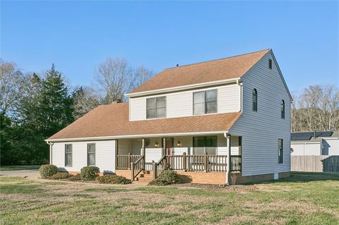 Photo of 4412 Powhatan Crossing, Williamsburg, VA 23188 (MLS # 10613840)
