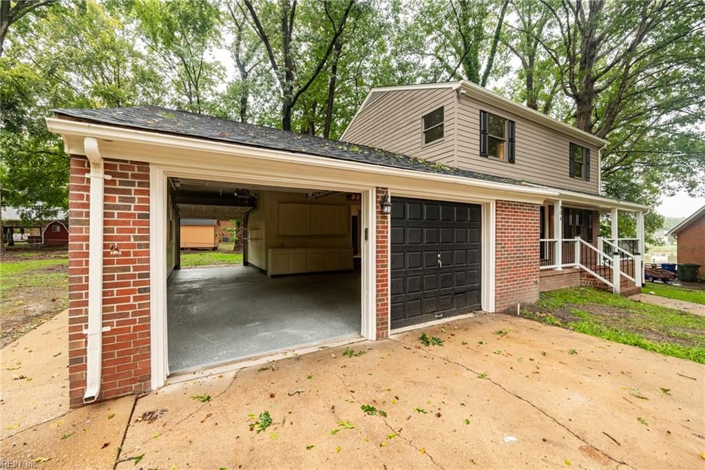 Photo of 904 Loraine Circle Circle, Newport News, VA 23608 (MLS # 10612311)