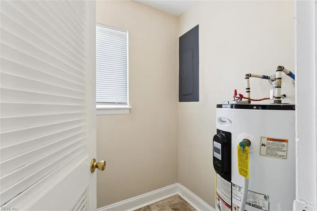 Newport News, Virginia 23607, United States, 3 Bedrooms Bedrooms, ,1 BathroomBathrooms,Residential,Active,197270