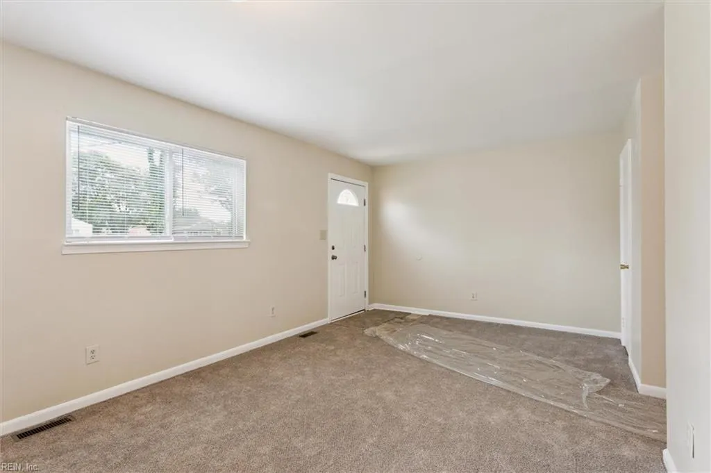 Newport News, Virginia 23607, United States, 3 Bedrooms Bedrooms, ,1 BathroomBathrooms,Residential,Active,197270