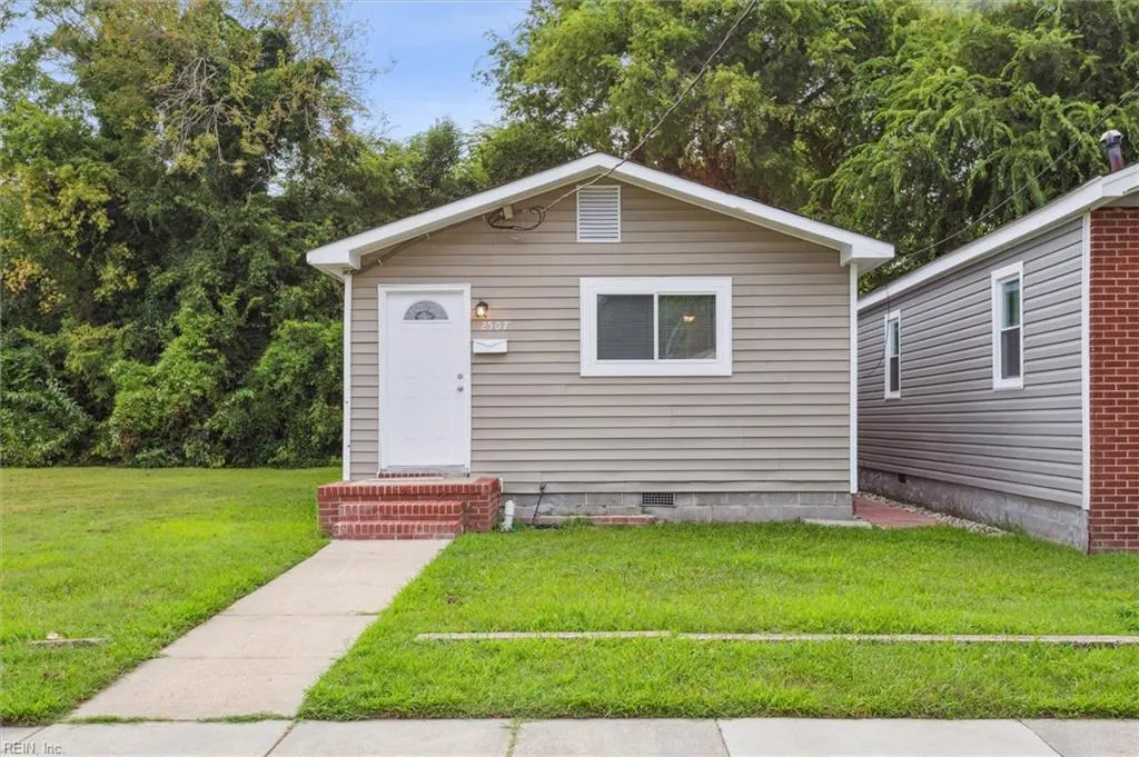 Newport News, Virginia 23607, United States, 3 Bedrooms Bedrooms, ,1 BathroomBathrooms,Residential,Active,197270