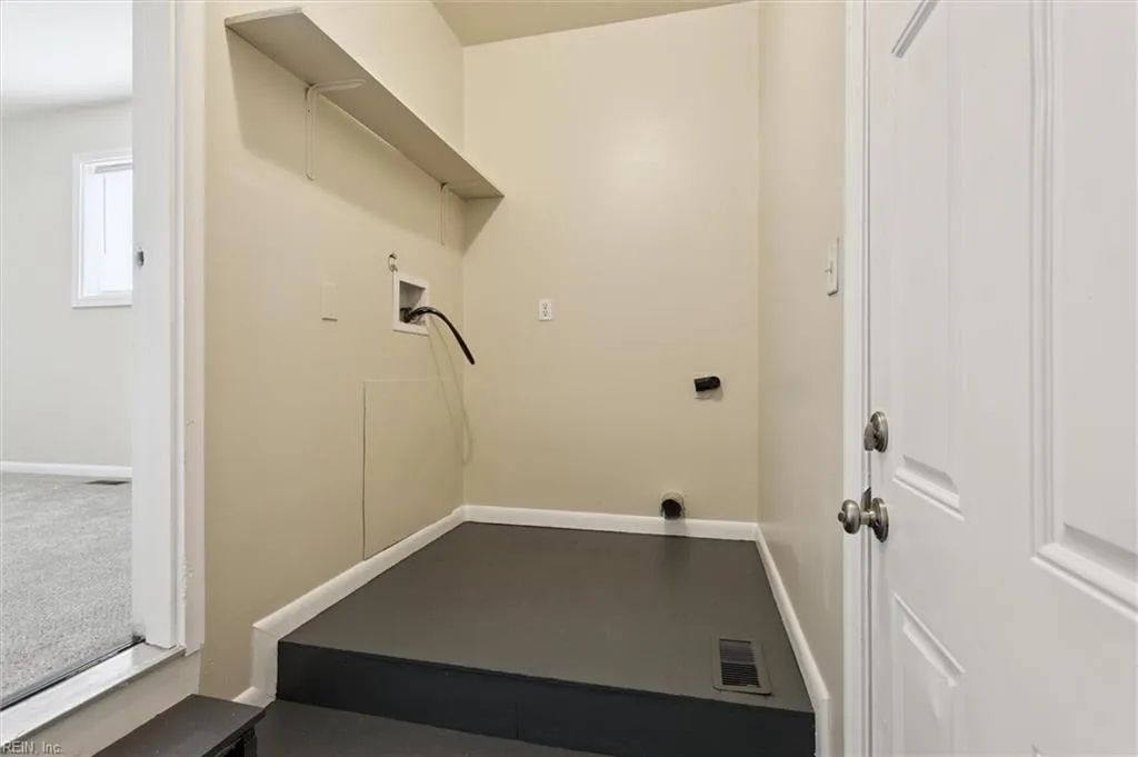 Newport News, Virginia 23607, United States, 3 Bedrooms Bedrooms, ,1 BathroomBathrooms,Residential,Active,197270