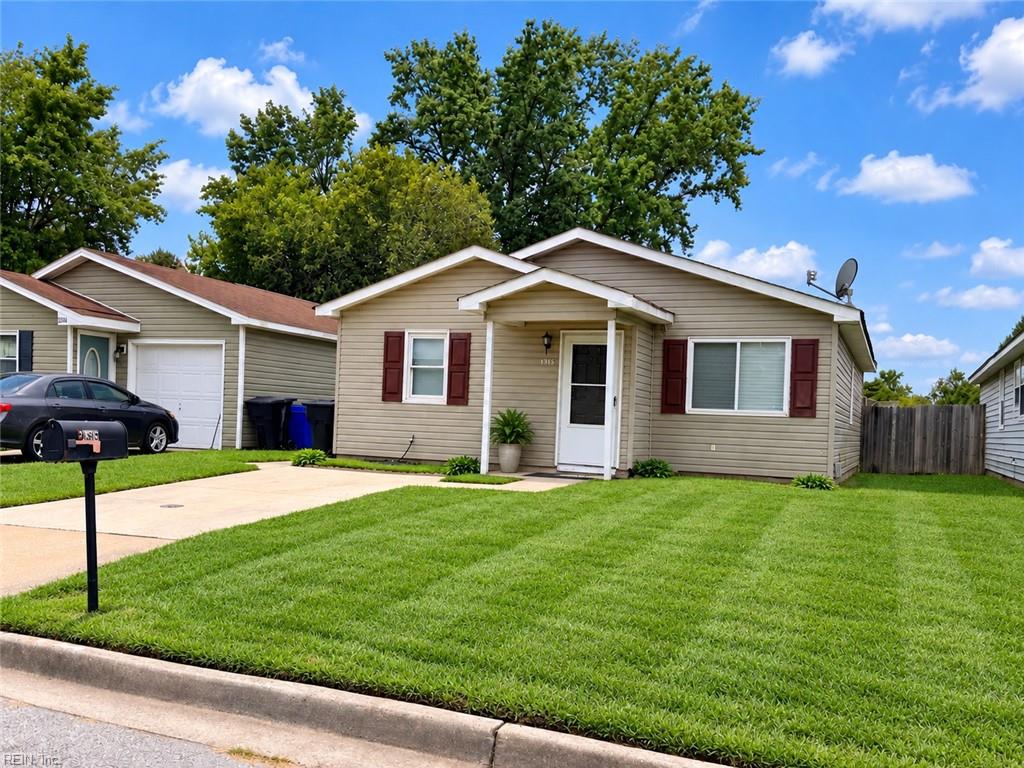 Photo of 3816 Augustine Circle, Portsmouth, VA 23703 (MLS # 10655579)