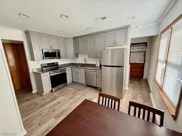 Virginia Beach, Virginia 23455, United States, 3 Bedrooms Bedrooms, ,1 BathroomBathrooms,Residential,Pending,27500