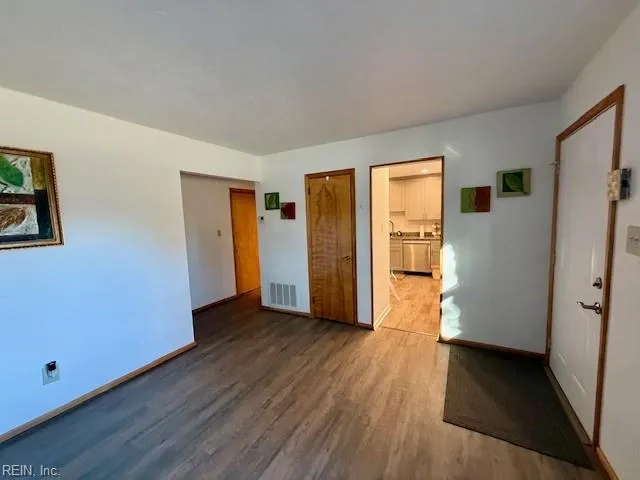 Virginia Beach, Virginia 23455, United States, 3 Bedrooms Bedrooms, ,1 BathroomBathrooms,Residential,Pending,27500