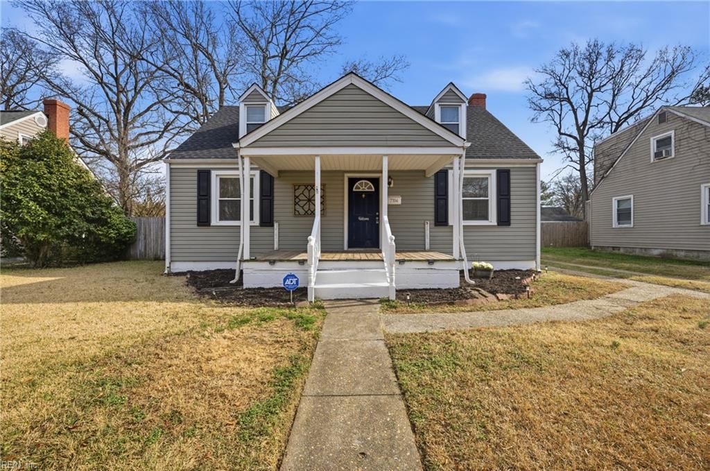 Photo of 7704 Gloucester Avenue, Norfolk, VA 23505 (MLS # 10615280)