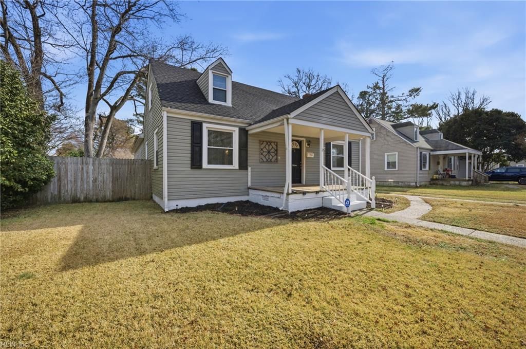 Photo of 7704 Gloucester Avenue, Norfolk, VA 23505 (MLS # 10615280)
