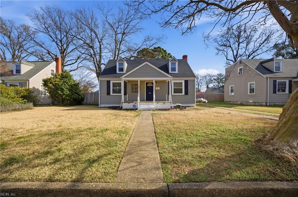 Photo of 7704 Gloucester Avenue, Norfolk, VA 23505 (MLS # 10615280)