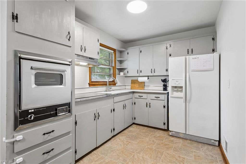 Photo of 218 Mohican Drive, Portsmouth, VA 23701 (MLS # 10640029)