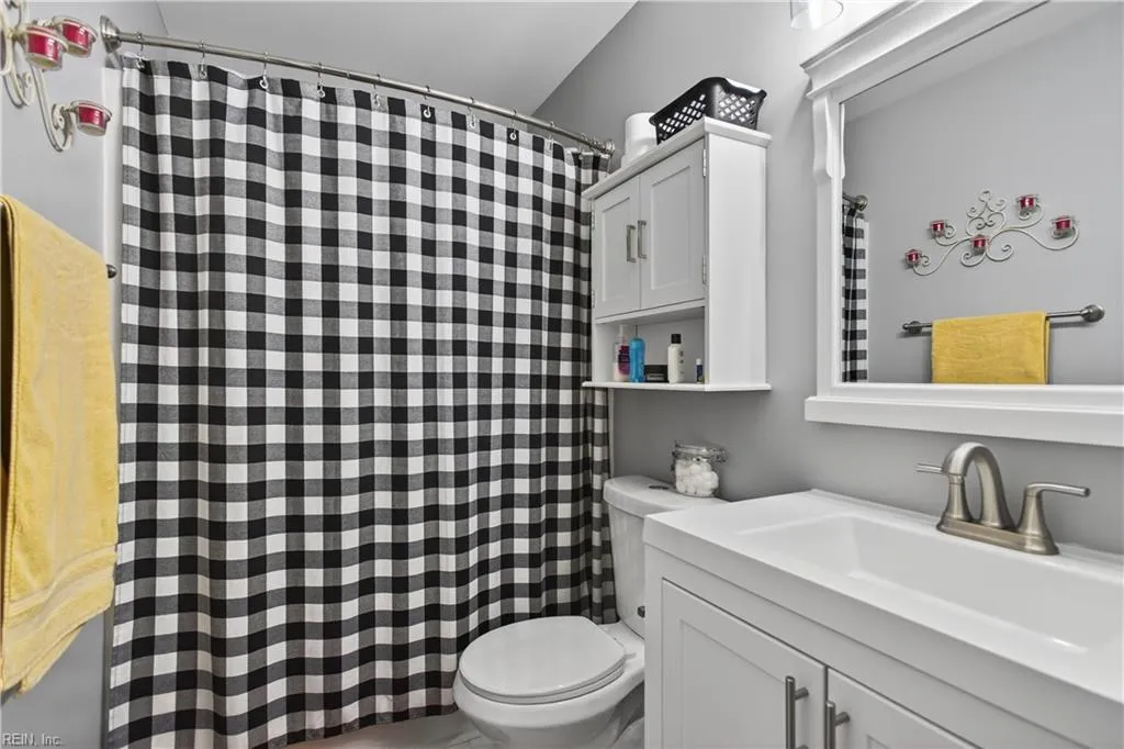 Virginia Beach, Virginia 23456, United States, 3 Bedrooms Bedrooms, ,2 BathroomsBathrooms,Residential,Active,240841