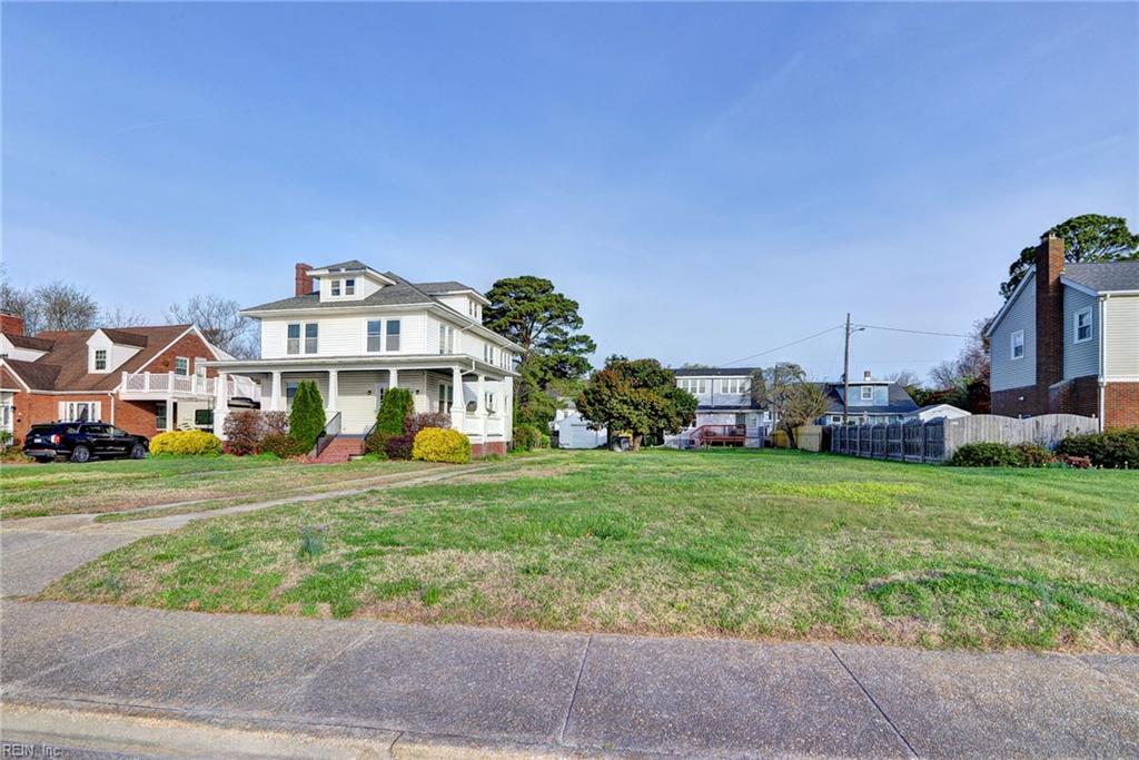715 Chesapeake AVE