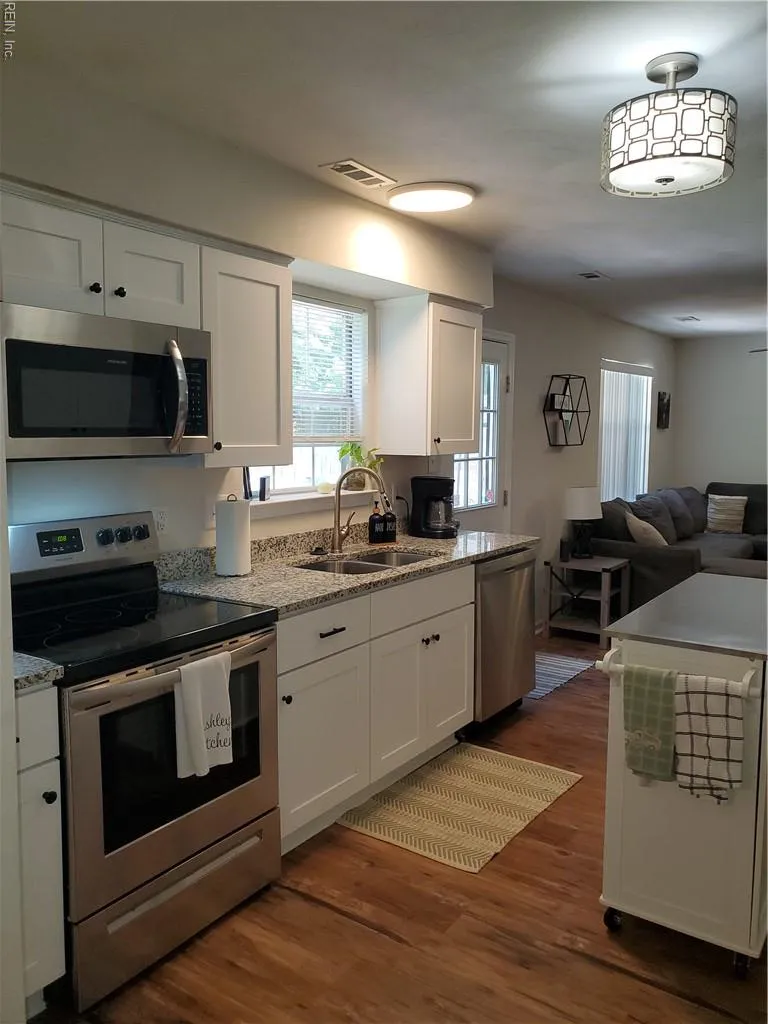 Suffolk, Virginia 23435, United States, 3 Bedrooms Bedrooms, ,3 BathroomsBathrooms,Residential,Pending,183624