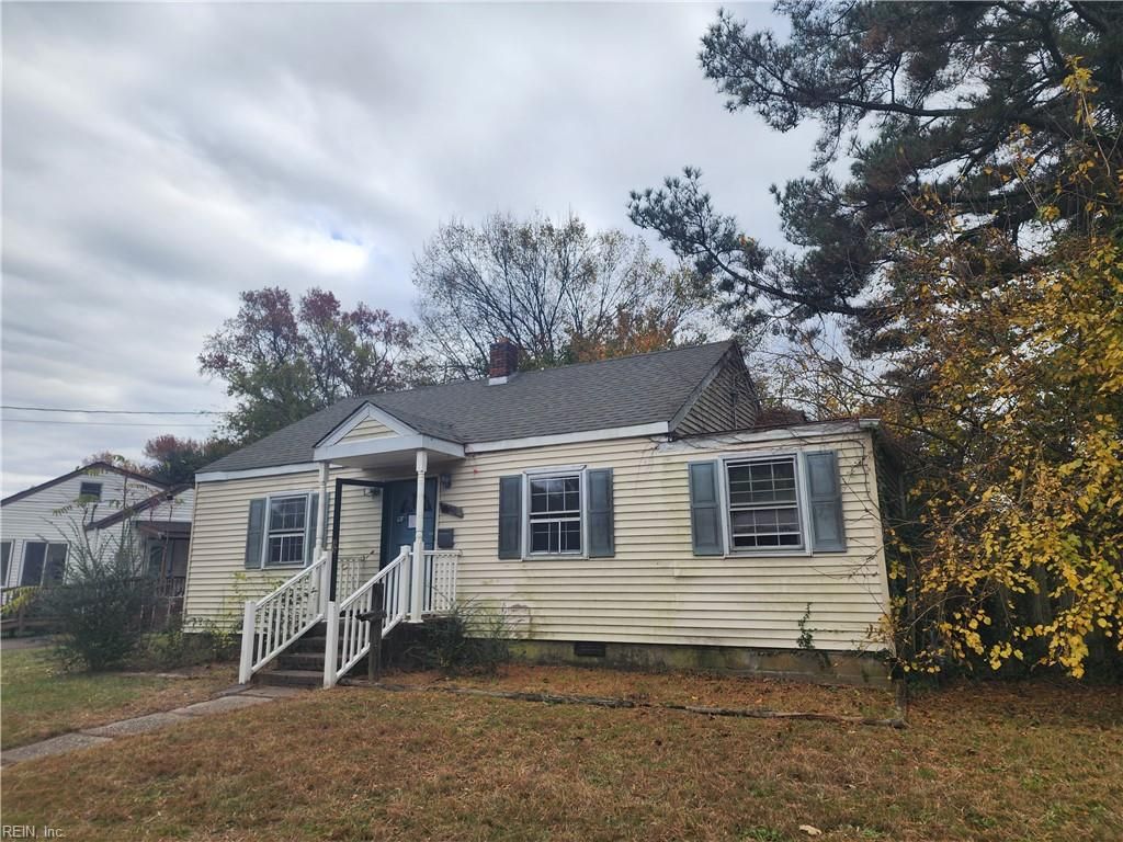 Photo of 401 Biltmore Road, Norfolk, VA 23505 (MLS # 10611454)