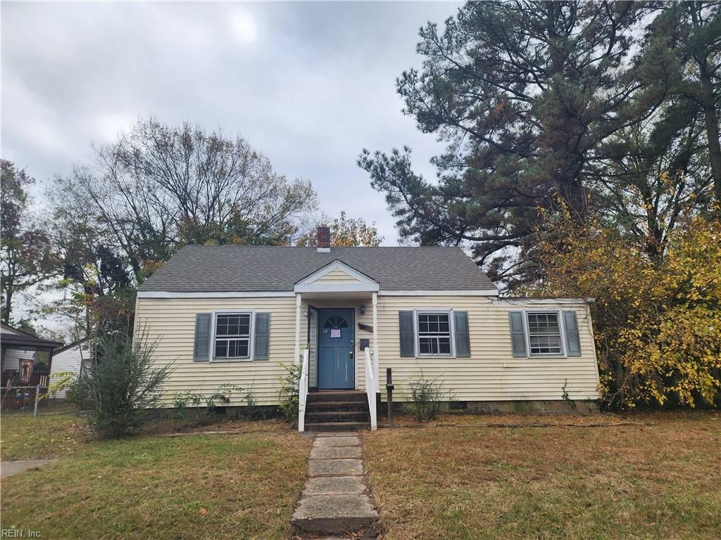 Photo of 401 Biltmore Road, Norfolk, VA 23505 (MLS # 10611454)