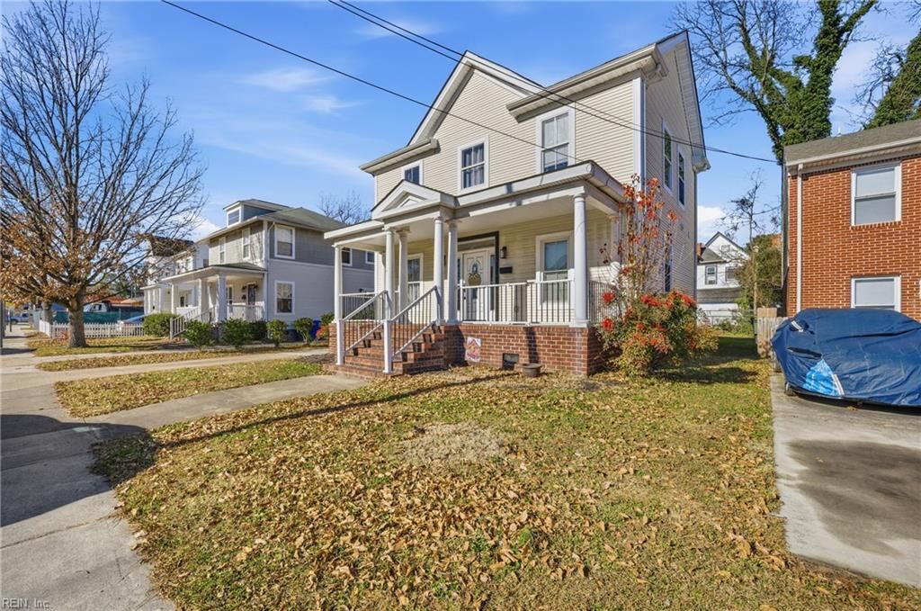 Photo of 726 W 35th Street, Norfolk, VA 23508 (MLS # 10629401)
