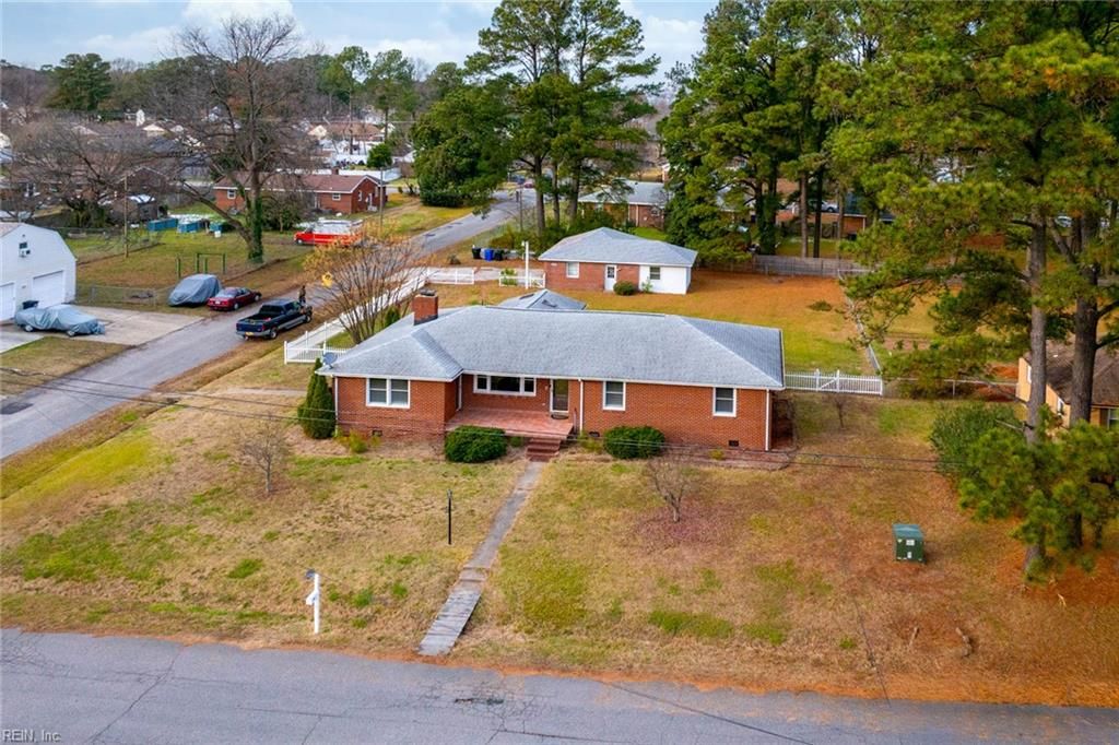 Photo of 5720 Hawthorne Lane, Portsmouth, VA 23703 (MLS # 10612786)
