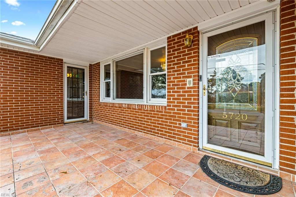 Photo of 5720 Hawthorne Lane, Portsmouth, VA 23703 (MLS # 10612786)