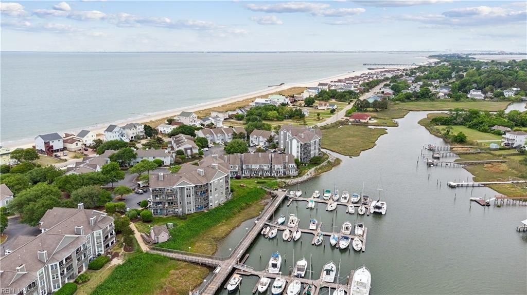 Photo of 1024 Porte Harbour Arch #302, Hampton, VA 23664 (MLS # 10633838)