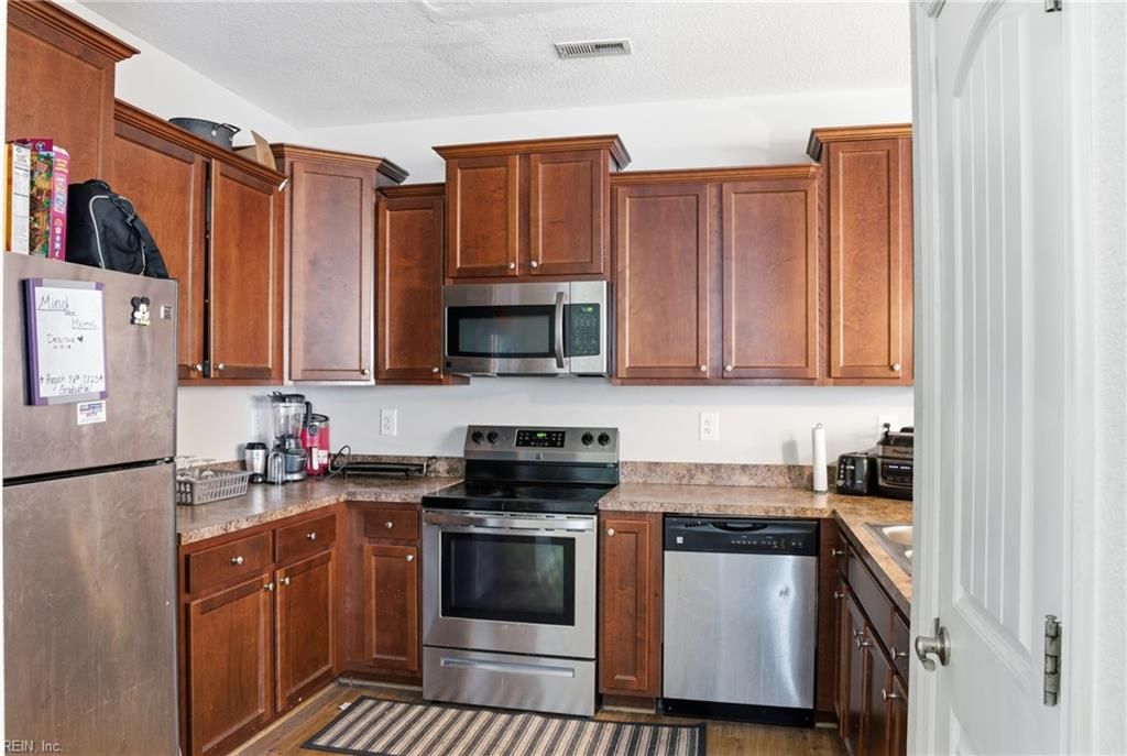 Photo of 924 Deep Branch Way, Chesapeake, VA 23323 (MLS # 10621128)