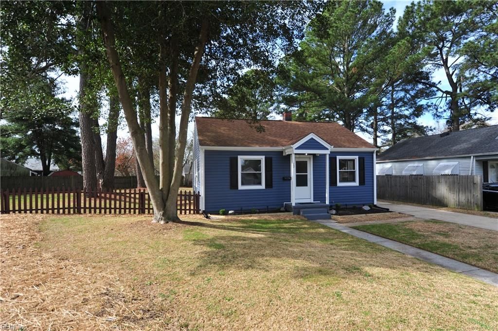 Photo of 12 Harvard Road, Portsmouth, VA 23701 (MLS # 10625234)